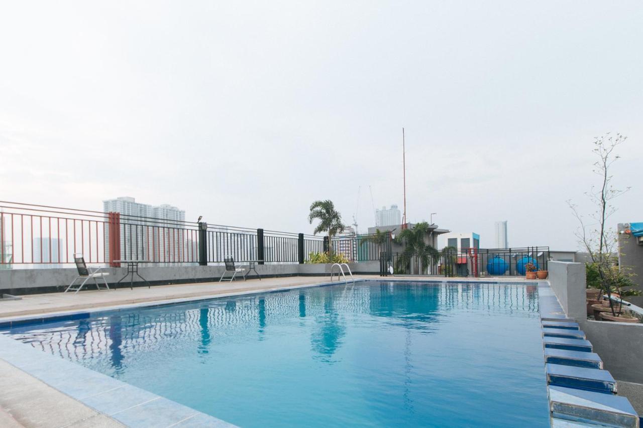 Reddoorz @ Melbourne Suites Makati 马卡蒂 外观 照片