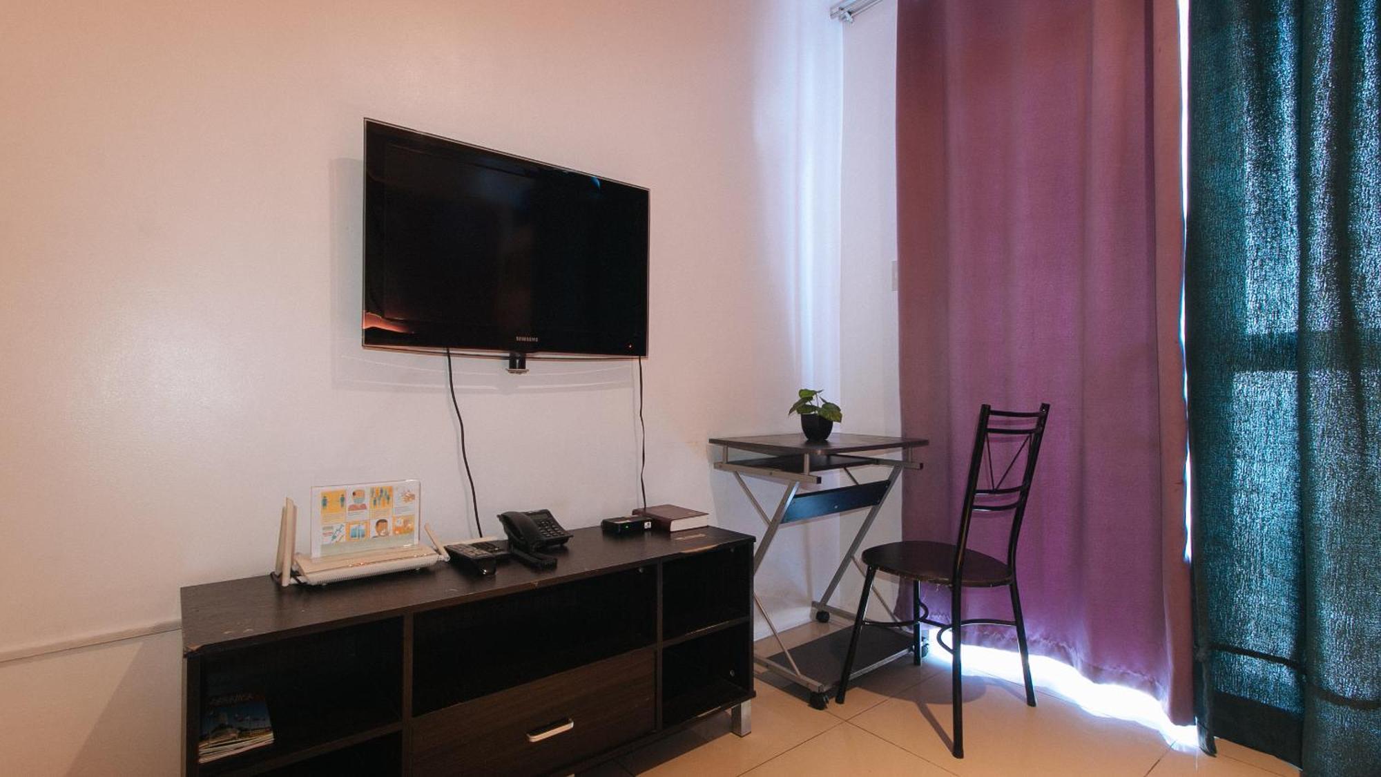 Reddoorz @ Melbourne Suites Makati 马卡蒂 外观 照片