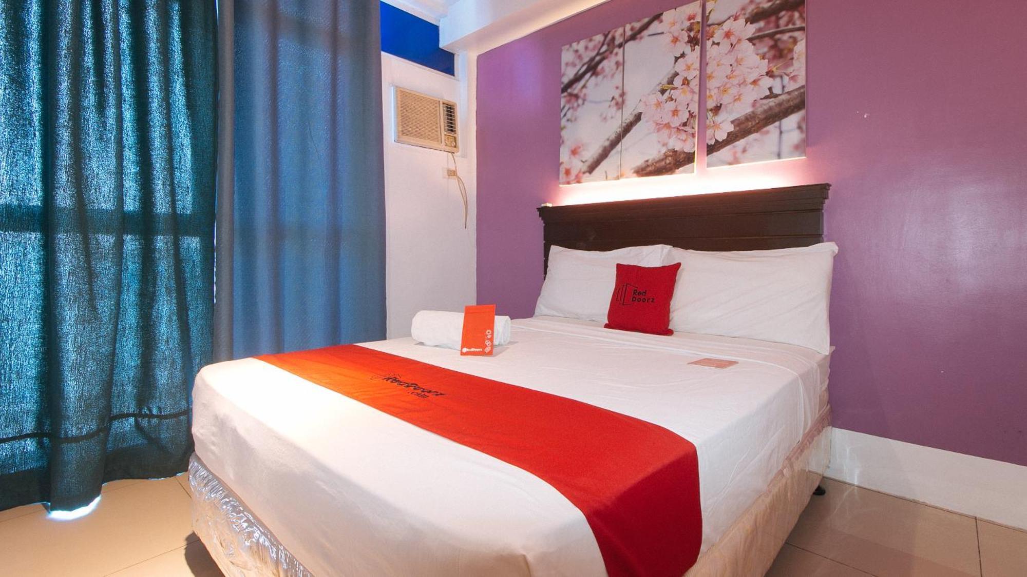 Reddoorz @ Melbourne Suites Makati 马卡蒂 外观 照片