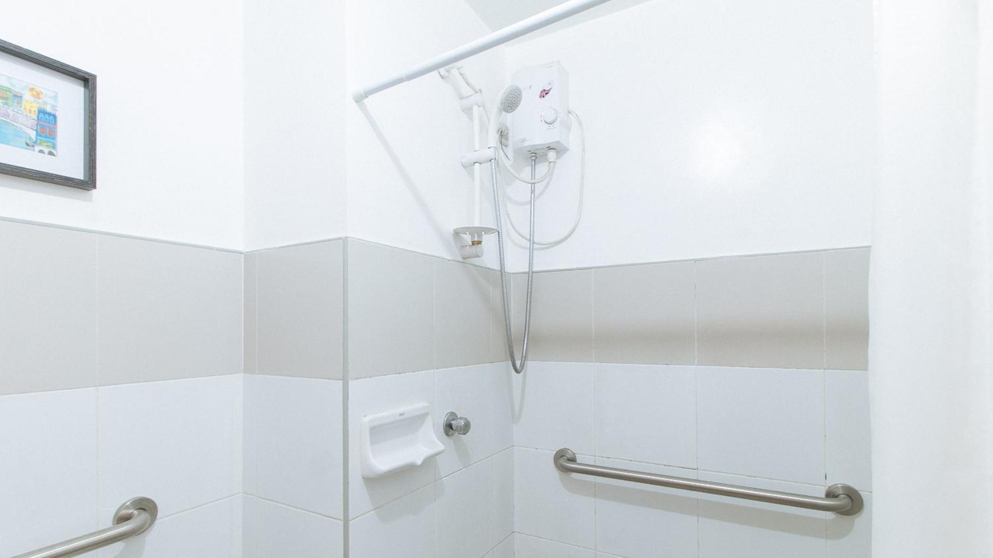Reddoorz @ Melbourne Suites Makati 马卡蒂 外观 照片
