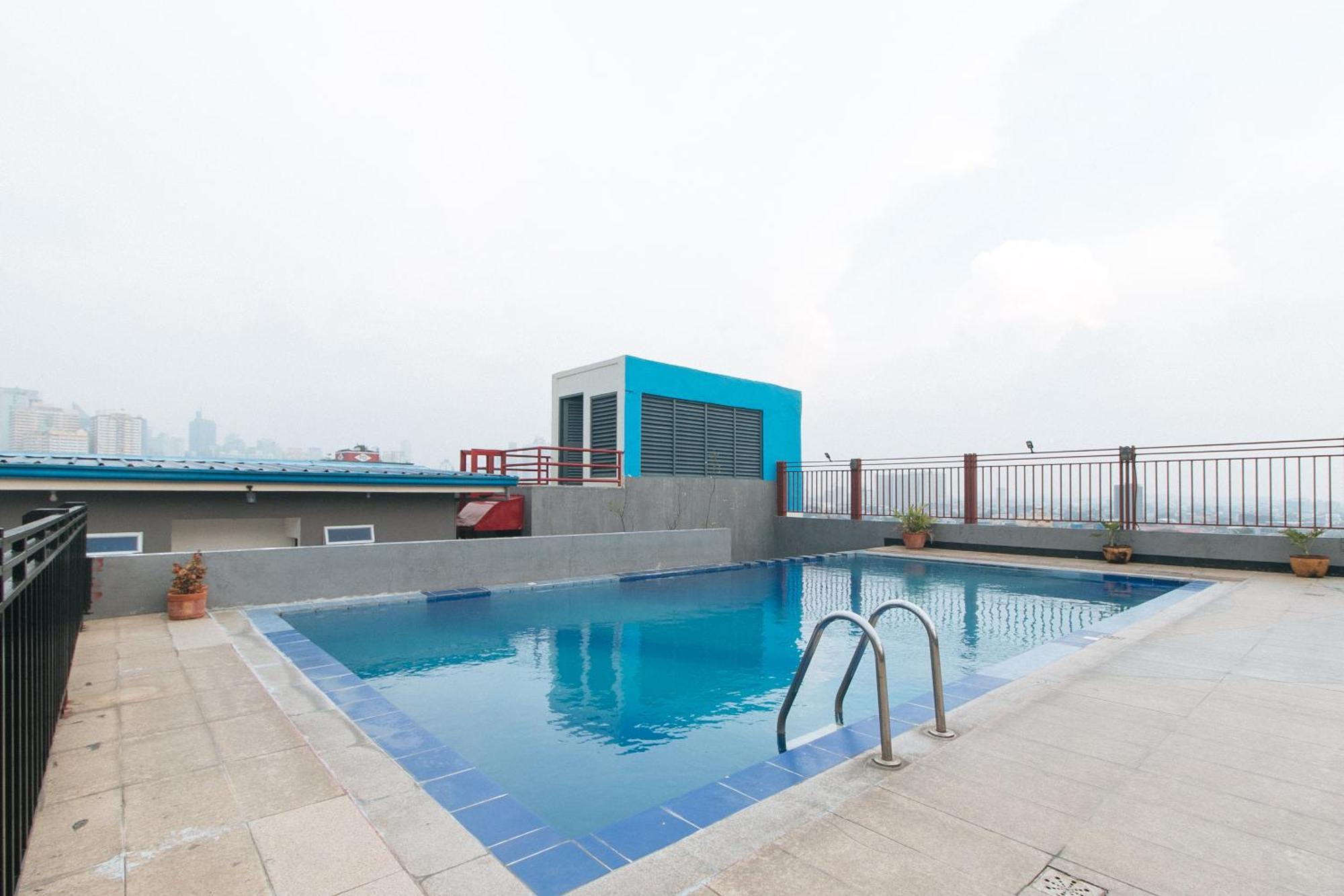 Reddoorz @ Melbourne Suites Makati 马卡蒂 外观 照片