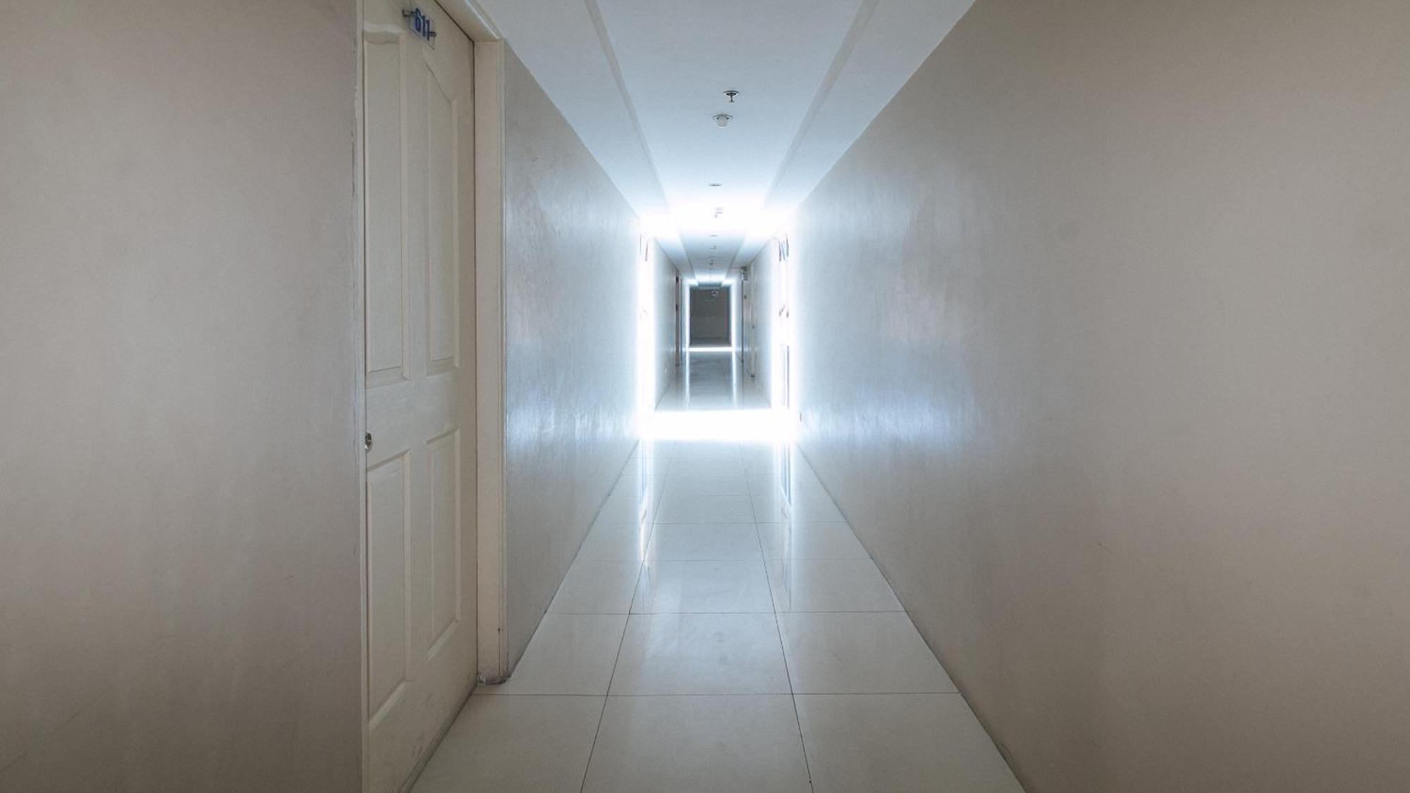 Reddoorz @ Melbourne Suites Makati 马卡蒂 外观 照片