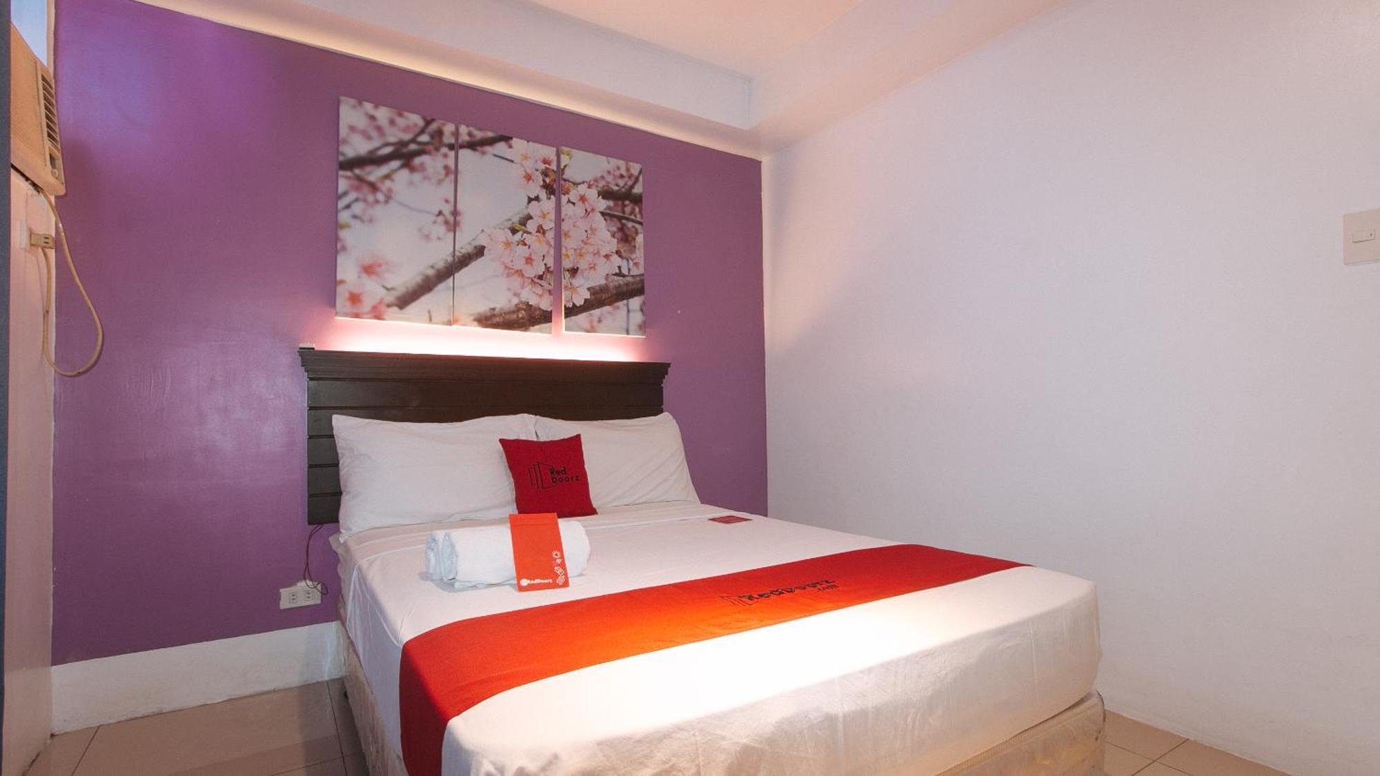 Reddoorz @ Melbourne Suites Makati 马卡蒂 外观 照片